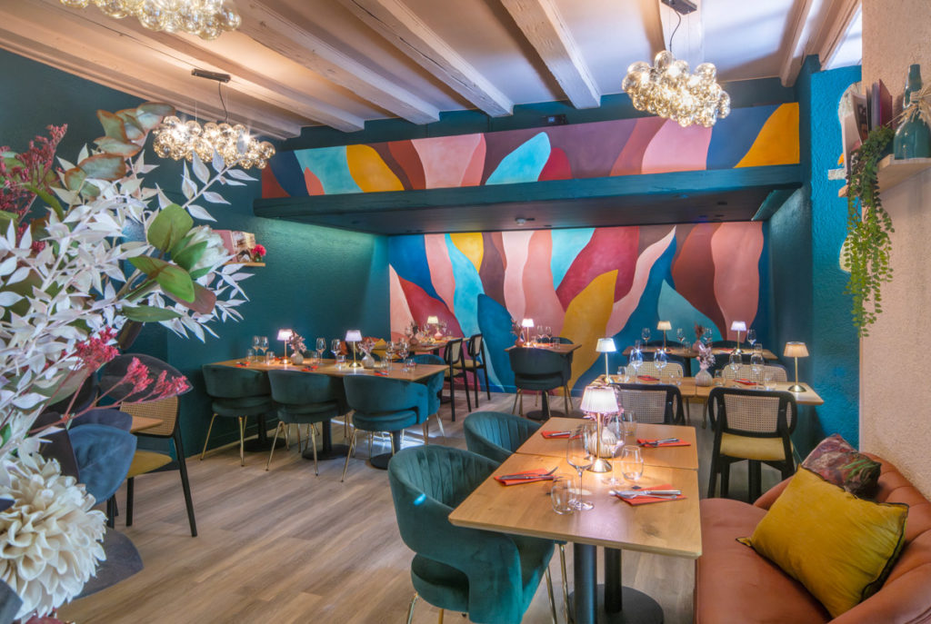 Rénovation salle à manger restaurant. Sur un autre ton. Le Cygne Bevaix